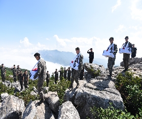 Conveyance of the recovered remains (2015.06.23. Top of Seolak Mountain 1243 highland) 대표 이미지