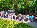 전사자 사진/유품을 관람하는 학생('12.5.21 성남 탄천초) 대표 이미지